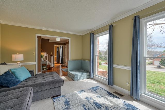 225 W Killarney Lake, Moore, SC 29369