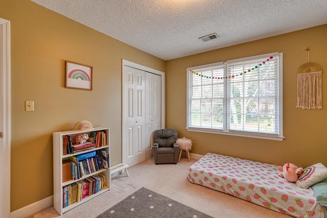225 W Killarney Lake, Moore, SC 29369