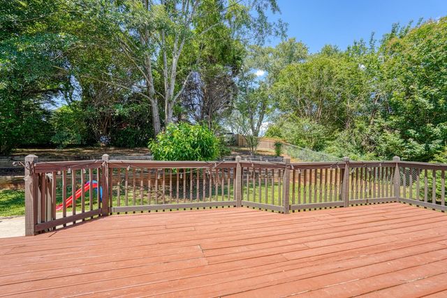 225 W Killarney Lake, Moore, SC 29369