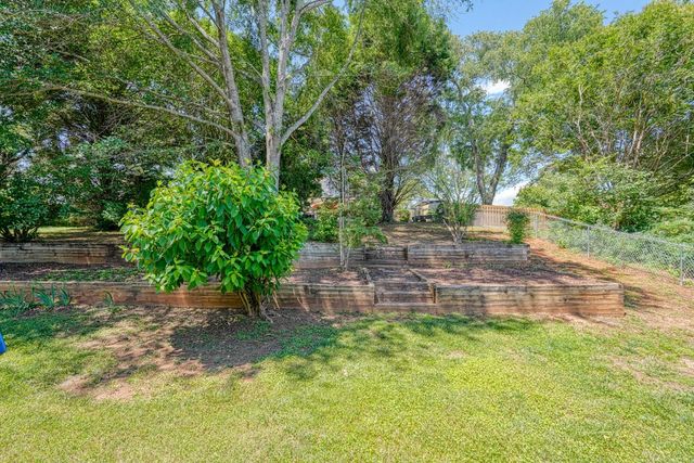 225 W Killarney Lake, Moore, SC 29369
