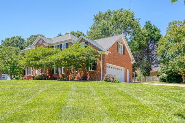 225 W Killarney Lake, Moore, SC 29369