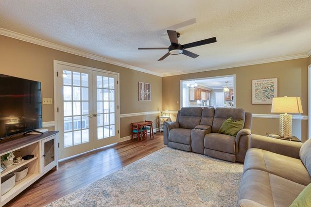 225 W Killarney Lake, Moore, SC 29369