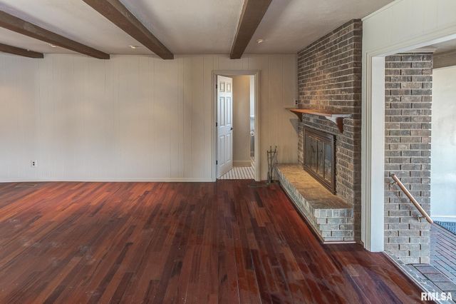 333 N LAKEVIEW Drive, Salem, IL 62881