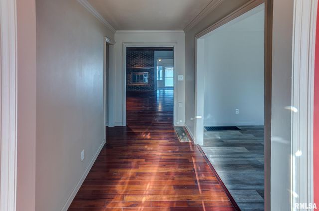 333 N LAKEVIEW Drive, Salem, IL 62881