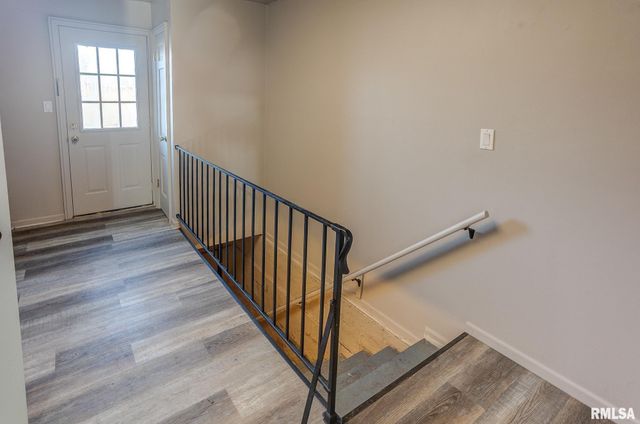 333 N LAKEVIEW Drive, Salem, IL 62881