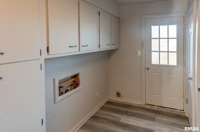 333 N LAKEVIEW Drive, Salem, IL 62881