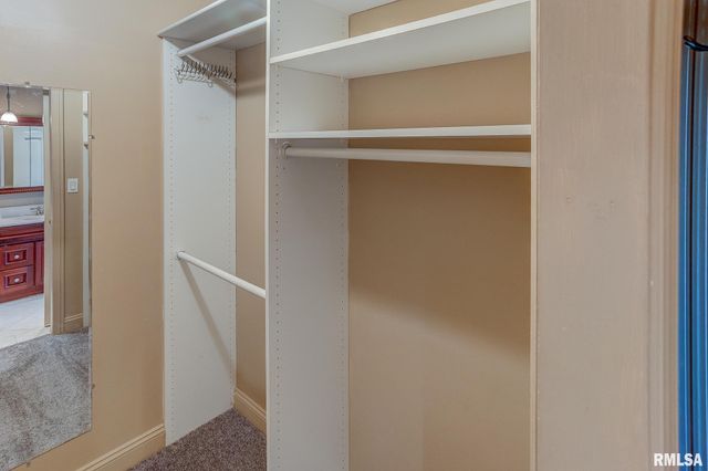 333 N LAKEVIEW Drive, Salem, IL 62881