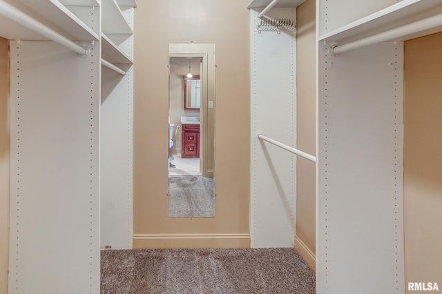 333 N LAKEVIEW Drive, Salem, IL 62881