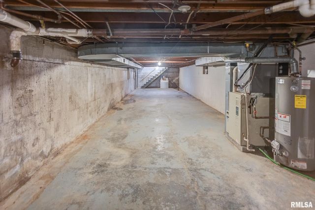 333 N LAKEVIEW Drive, Salem, IL 62881