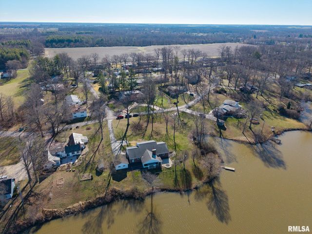 333 N LAKEVIEW Drive, Salem, IL 62881