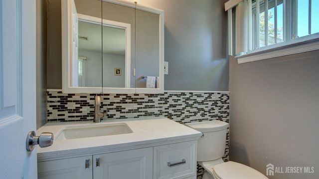 2 Birchwood Road, Jamesburg, NJ 08831