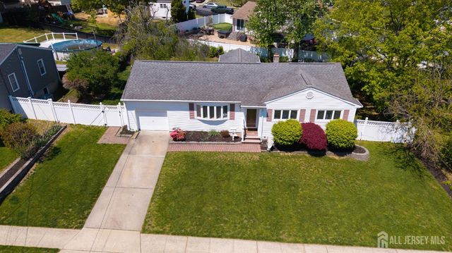2 Birchwood Road, Jamesburg, NJ 08831