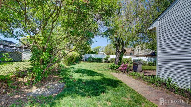 2 Birchwood Road, Jamesburg, NJ 08831