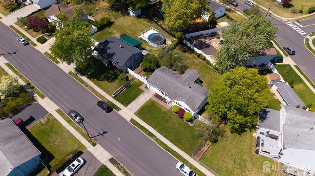 2 Birchwood Road, Jamesburg, NJ 08831