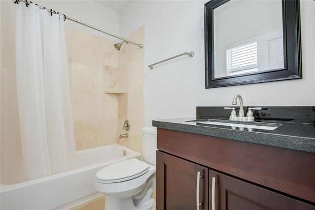 950 W 24th Street, Houston, TX 77008