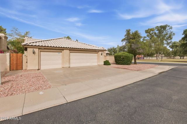 724 N ASH Drive, Chandler, AZ 85224