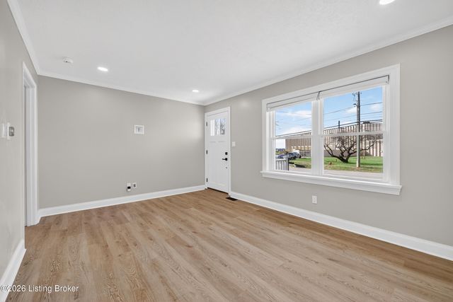 1248 Durrett Ln, Louisville, KY 40213