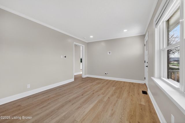 1248 Durrett Ln, Louisville, KY 40213