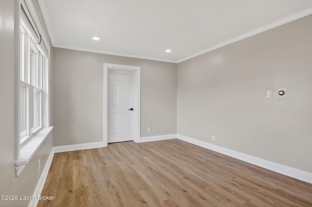 1248 Durrett Ln, Louisville, KY 40213