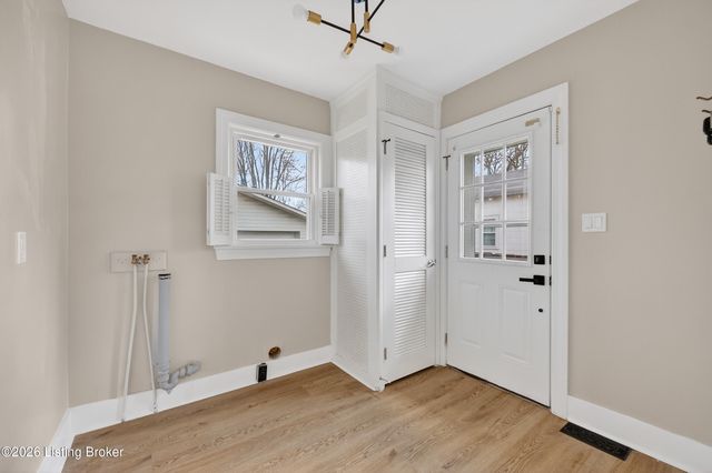 1248 Durrett Ln, Louisville, KY 40213