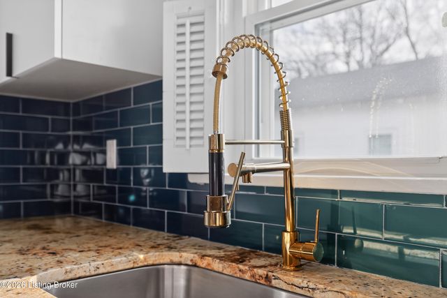 1248 Durrett Ln, Louisville, KY 40213