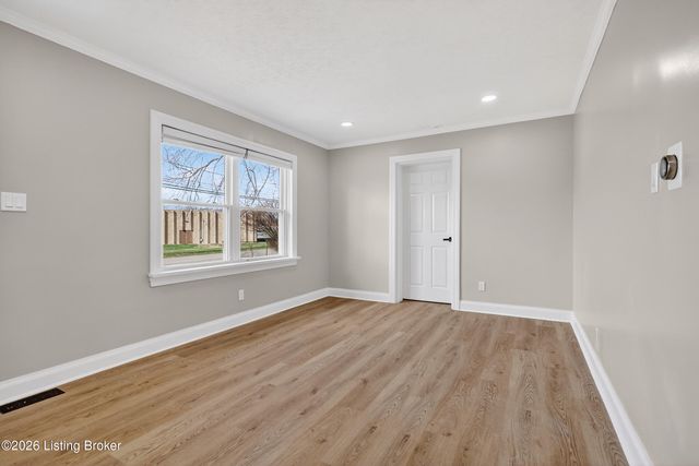 1248 Durrett Ln, Louisville, KY 40213