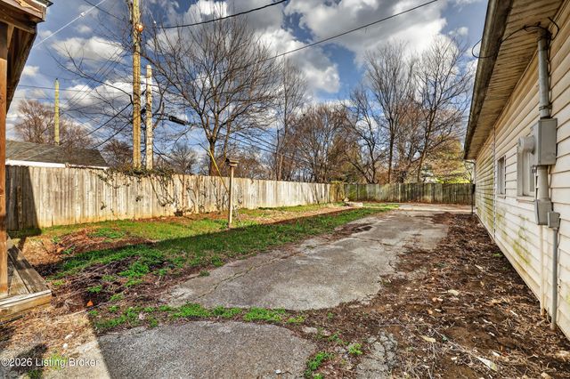 1248 Durrett Ln, Louisville, KY 40213