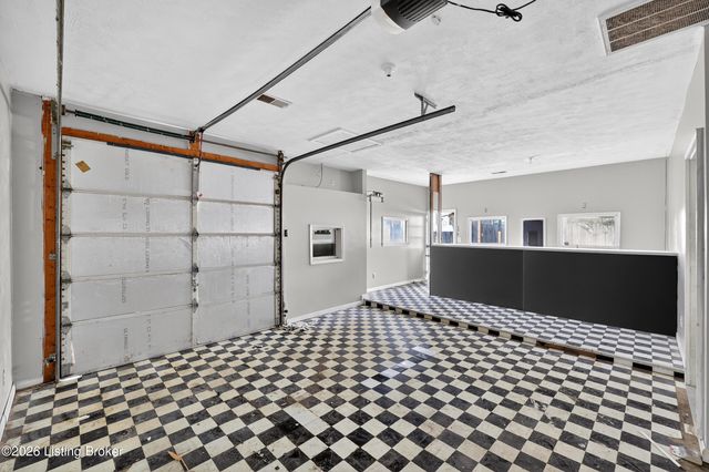 1248 Durrett Ln, Louisville, KY 40213