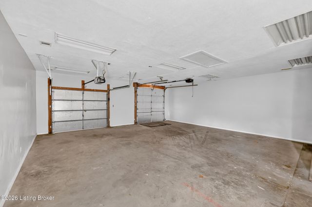 1248 Durrett Ln, Louisville, KY 40213