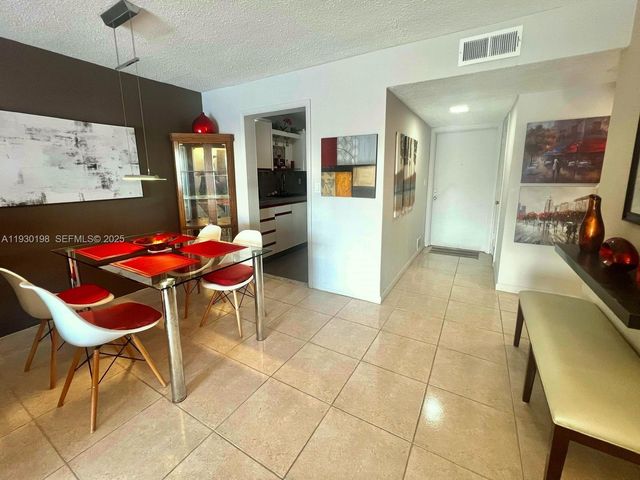 2200 Diana Dr 306, Hallandale Beach, FL 33009