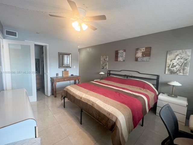 2200 Diana Dr 306, Hallandale Beach, FL 33009