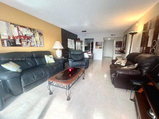 2200 Diana Dr 306, Hallandale Beach, FL 33009