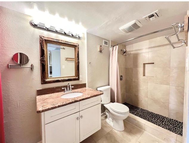 2016 Main Street 1708, Houston, TX 77002