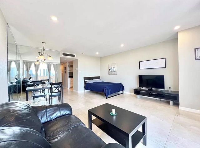 2016 Main Street 1708, Houston, TX 77002