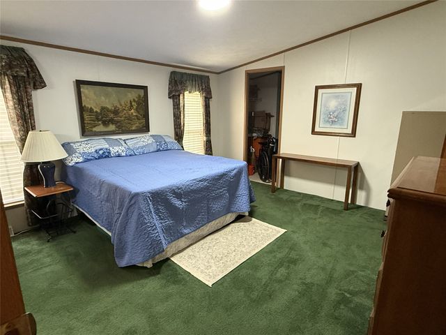 1631 PINEGROVE Way, Erie, PA 16509