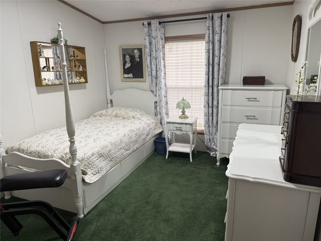 1631 PINEGROVE Way, Erie, PA 16509