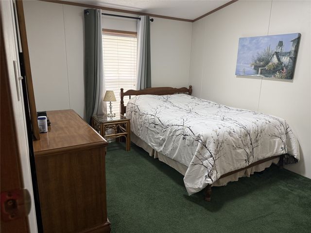 1631 PINEGROVE Way, Erie, PA 16509