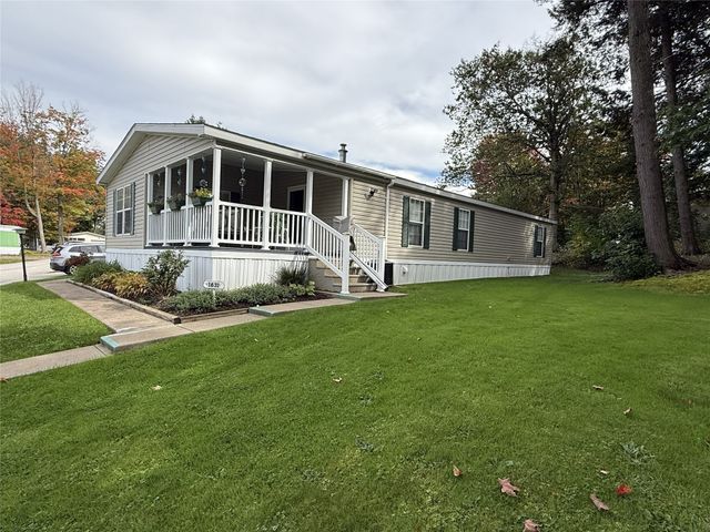 1631 PINEGROVE Way, Erie, PA 16509