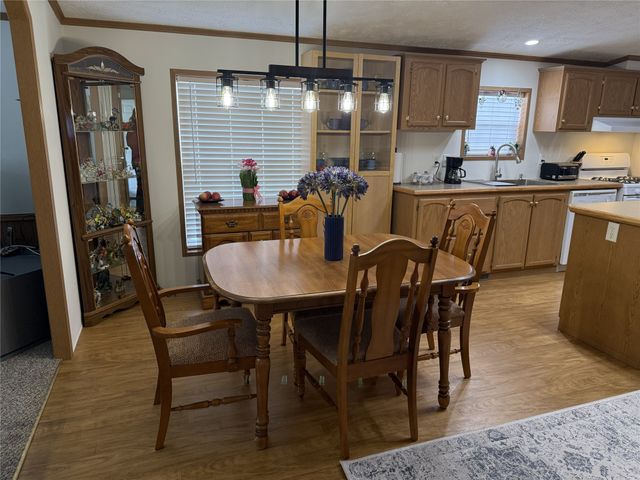 1631 PINEGROVE Way, Erie, PA 16509