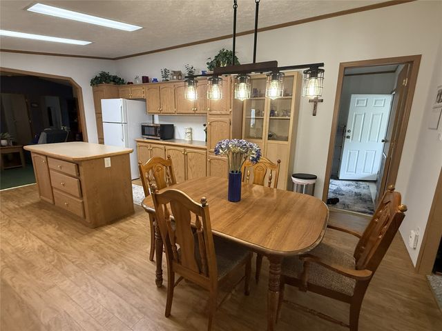 1631 PINEGROVE Way, Erie, PA 16509