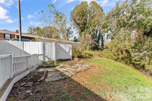 325 Dogwood Lane, Marion, NC 28752