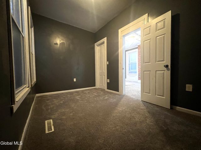 57 5th Avenue, Troy, NY 12180