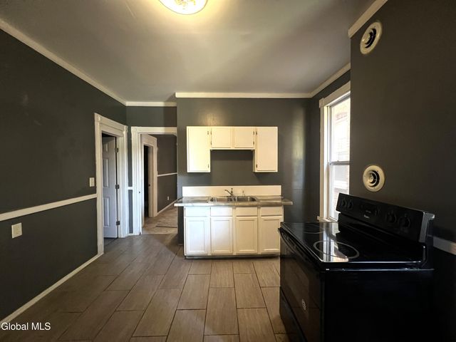 57 5th Avenue, Troy, NY 12180