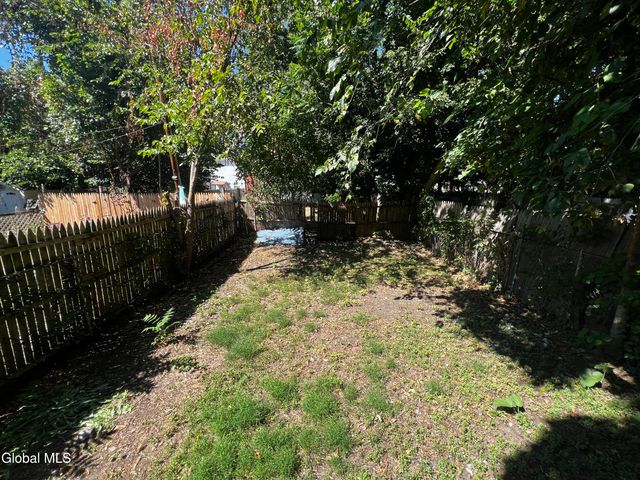 57 5th Avenue, Troy, NY 12180