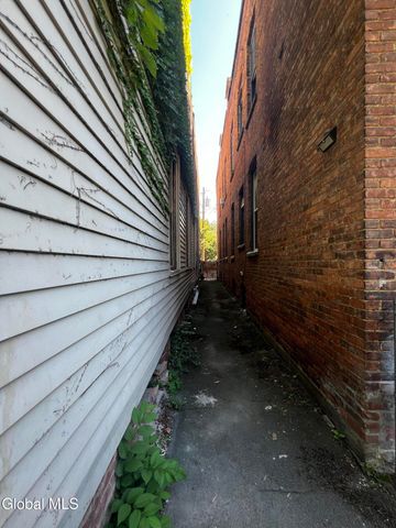 57 5th Avenue, Troy, NY 12180