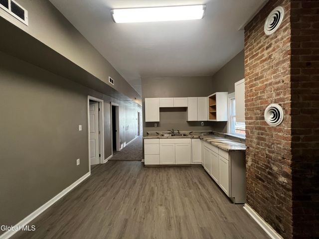 57 5th Avenue, Troy, NY 12180