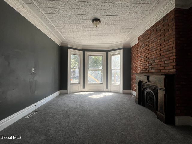 57 5th Avenue, Troy, NY 12180