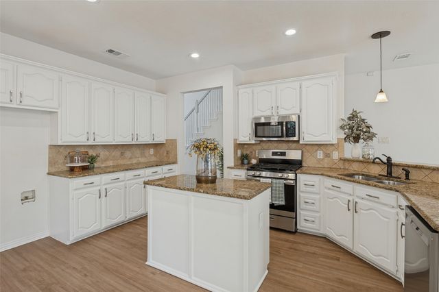 1364 Wentworth Drive, Lewisville, TX 75067