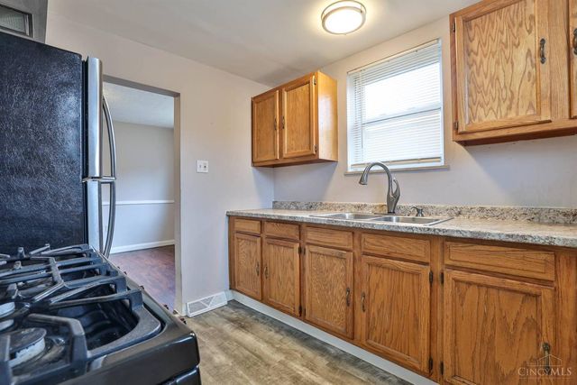 4893 N Overlook Avenue, Cincinnati, OH 45238