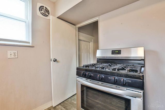 4893 N Overlook Avenue, Cincinnati, OH 45238